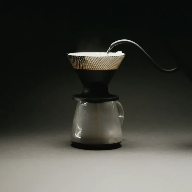 Hario Tritanowy Drip NEO V60-02 - Czarny
